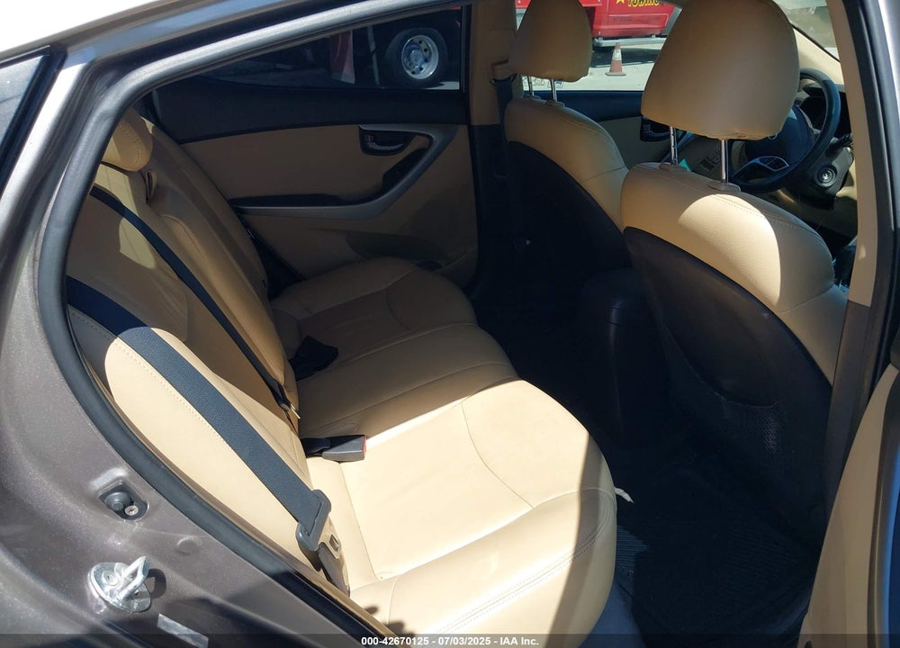 2011 HYUNDAI ELANTRA VIN: 5NPDH4AE8BH005822