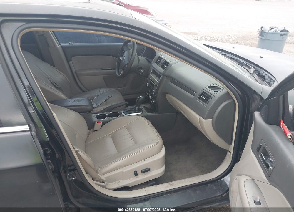 2011 FORD FUSION VIN: 3FAHP0JG2BR172789