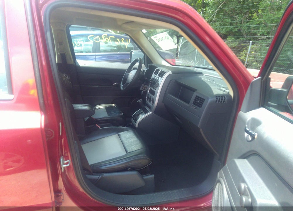 2008 JEEP PATRIOT VIN: 1J8FT28008D799325