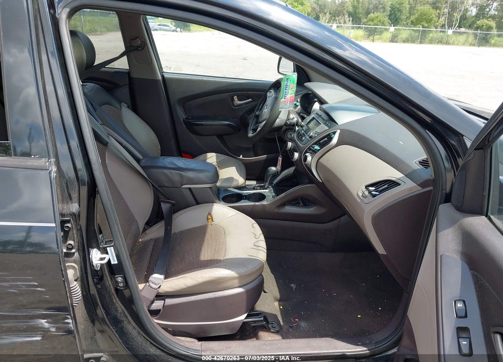 2011 HYUNDAI TUCSON GLS VIN: KM8JU3ACXBU193543