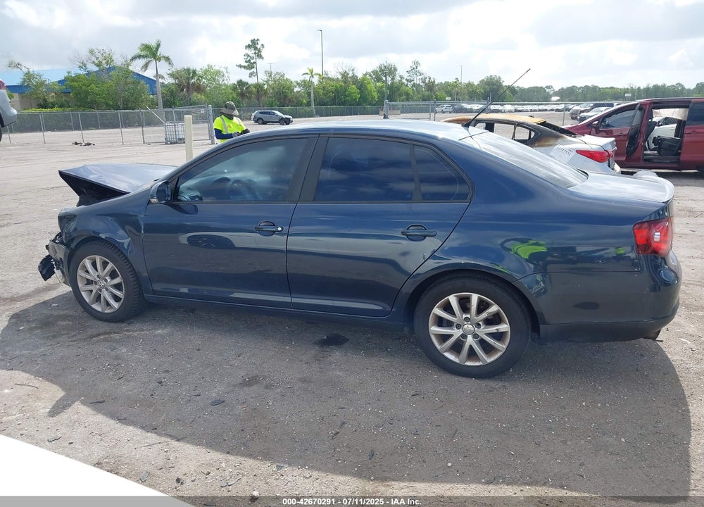 2010 VOLKSWAGEN JETTA VIN: 3VWRX7AJ4AM155780