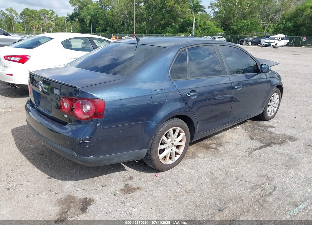 2010 VOLKSWAGEN JETTA VIN: 3VWRX7AJ4AM155780