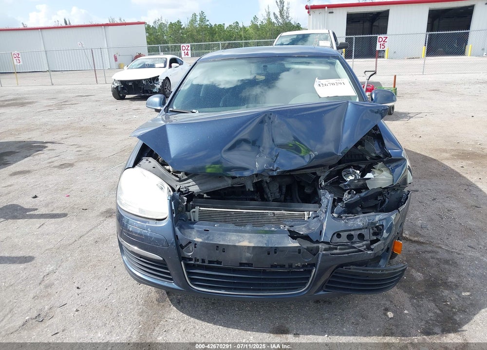 2010 VOLKSWAGEN JETTA VIN: 3VWRX7AJ4AM155780