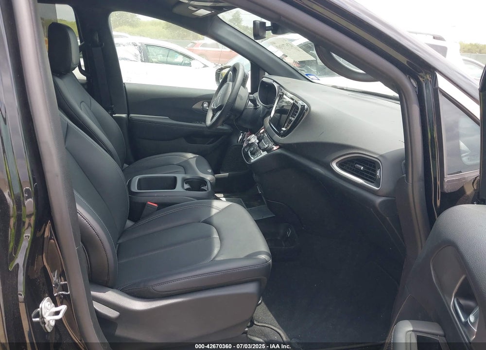 2025 CHRYSLER PACIFICA SELECT VIN: 2C4RC1BG6SR585805