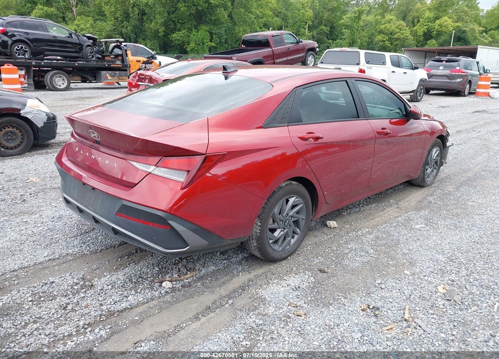 2024 HYUNDAI ELANTRA VIN: KMHLM4DG3RU643458