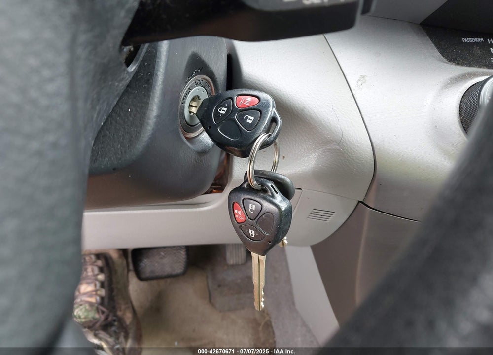 2008 TOYOTA RAV4 VIN: JTMBD33V686078183
