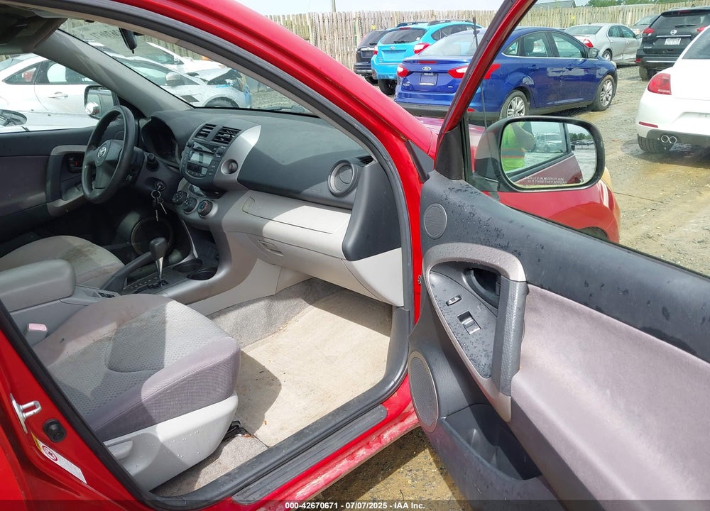2008 TOYOTA RAV4 VIN: JTMBD33V686078183