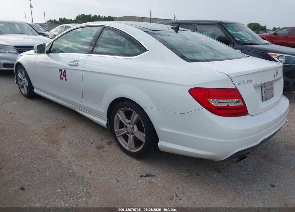 2015 MERCEDES-BENZ C 250 VIN: WDDGJ4HB9FG370183