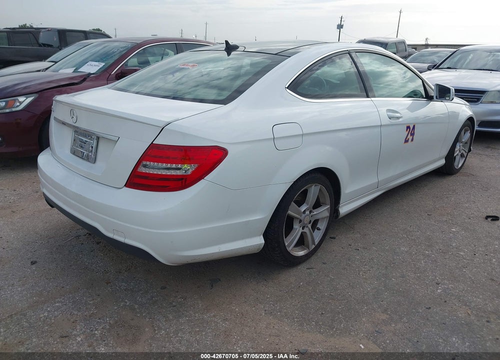 2015 MERCEDES-BENZ C 250 VIN: WDDGJ4HB9FG370183