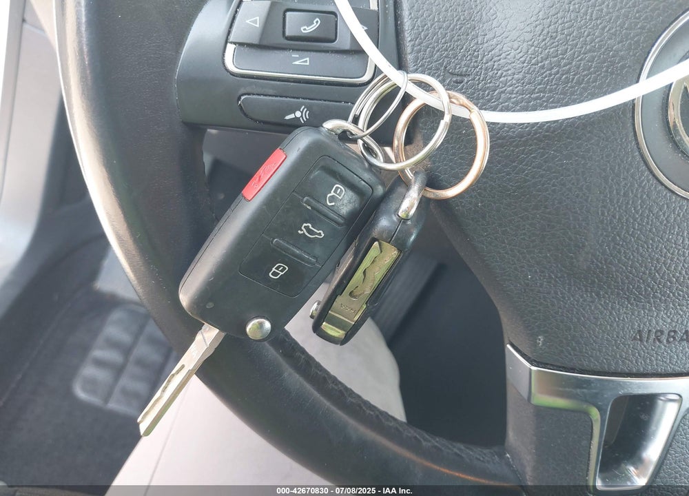 2015 VOLKSWAGEN TIGUAN VIN: WVGBV7AX4FW584340