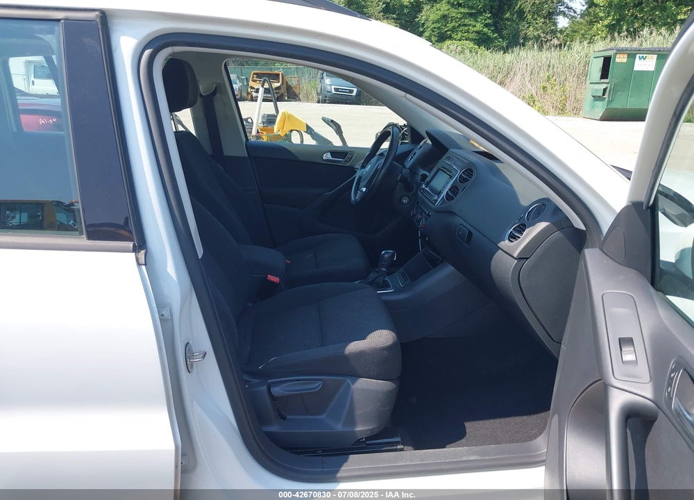 2015 VOLKSWAGEN TIGUAN VIN: WVGBV7AX4FW584340