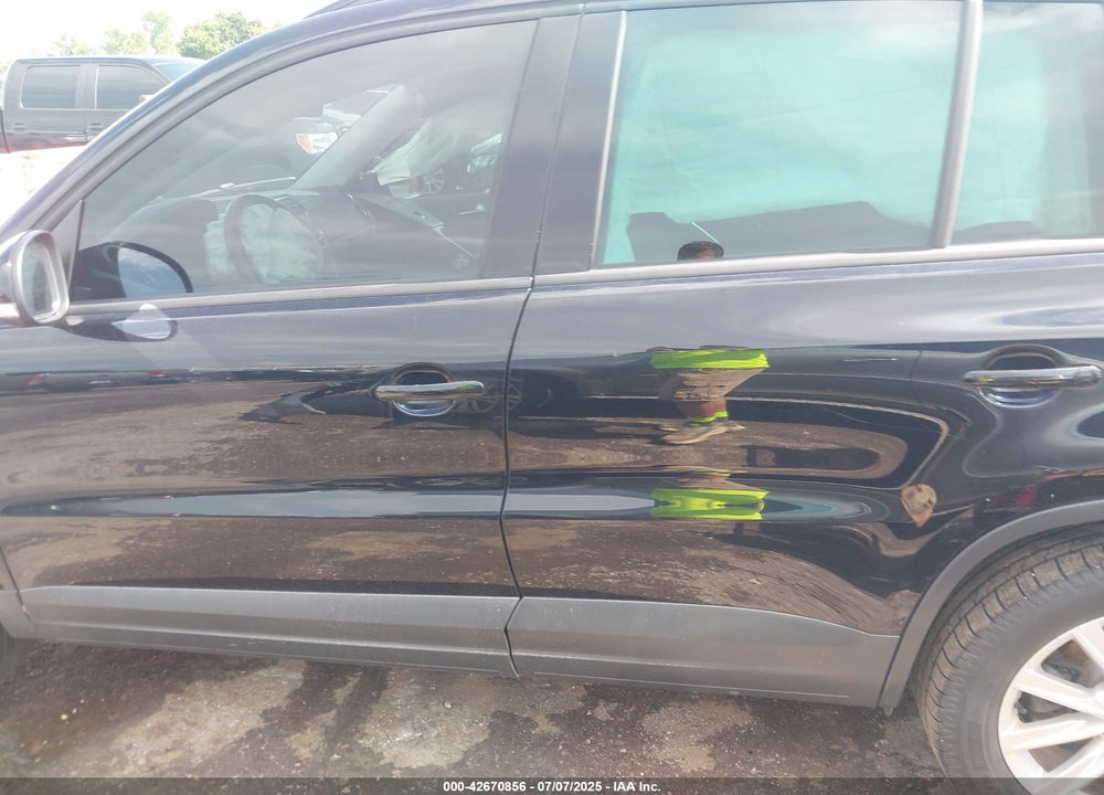 2015 VOLKSWAGEN TIGUAN VIN: WVGAV7AX5FW514910