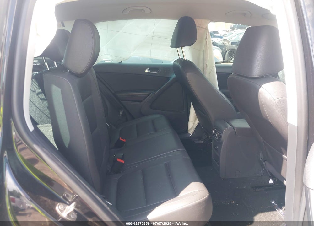 2015 VOLKSWAGEN TIGUAN VIN: WVGAV7AX5FW514910