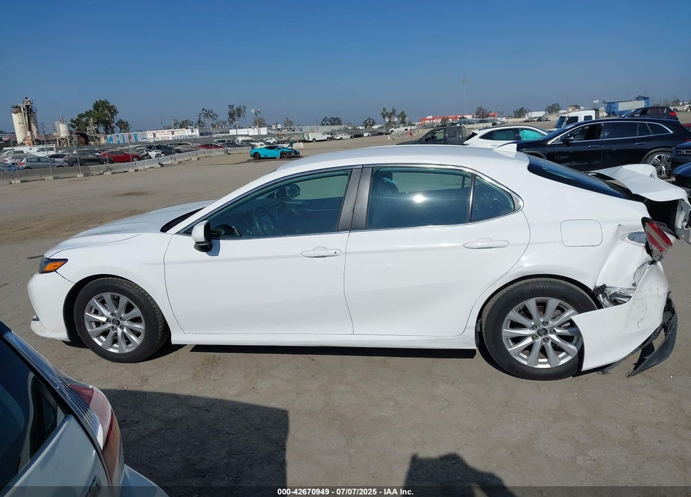 2019 TOYOTA CAMRY VIN: 4T1B11HK5KU772289