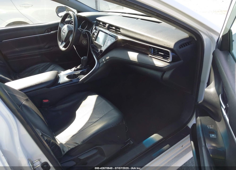 2019 TOYOTA CAMRY VIN: 4T1B11HK5KU772289