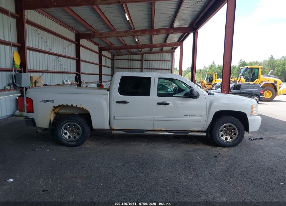 2011 CHEVROLET SILVERADO 1500 VIN: 3GCPKSEA7BG149204