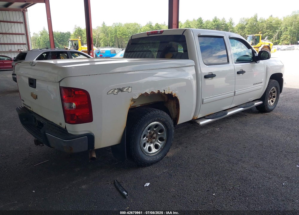 2011 CHEVROLET SILVERADO 1500 VIN: 3GCPKSEA7BG149204