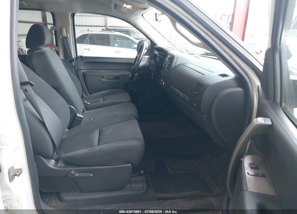 2011 CHEVROLET SILVERADO 1500 VIN: 3GCPKSEA7BG149204