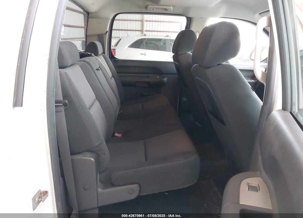 2011 CHEVROLET SILVERADO 1500 VIN: 3GCPKSEA7BG149204