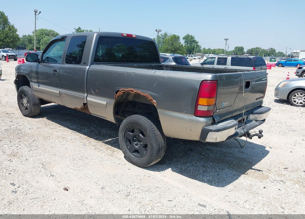 1999 CHEVROLET SILVERADO 1500 LS VIN: 2GCEC19V8X1231387