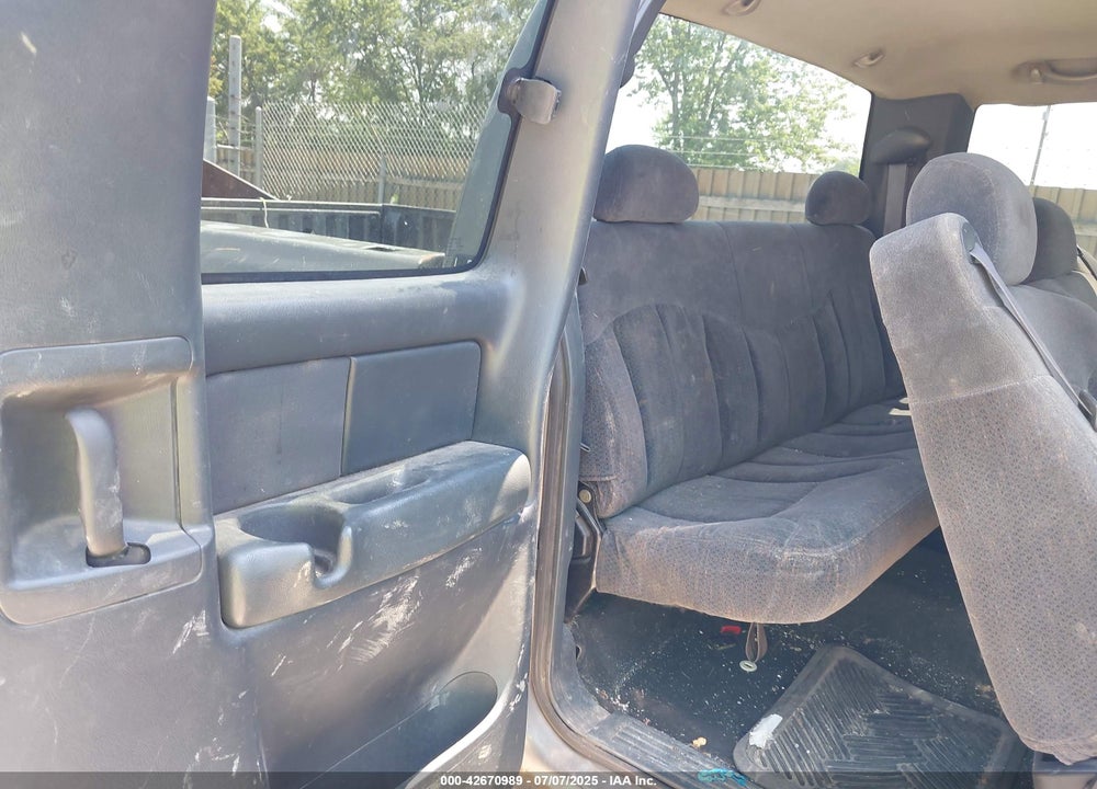 1999 CHEVROLET SILVERADO 1500 LS VIN: 2GCEC19V8X1231387