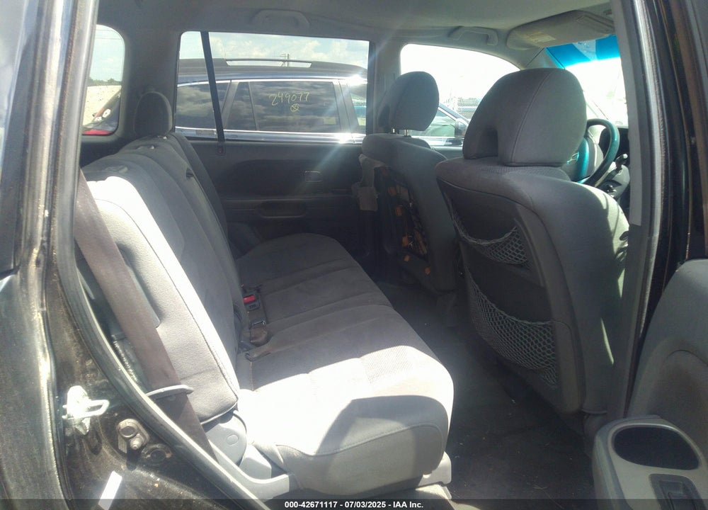 2007 HONDA PILOT EX VIN: 2HKYF18417H537245
