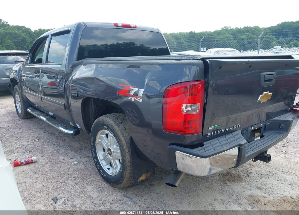 2011 CHEVROLET SILVERADO 1500 VIN: 3GCPKSE37BG195102
