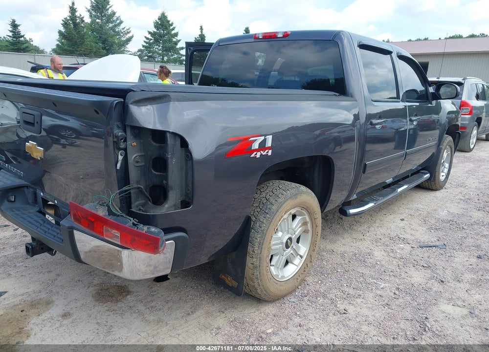 2011 CHEVROLET SILVERADO 1500 VIN: 3GCPKSE37BG195102