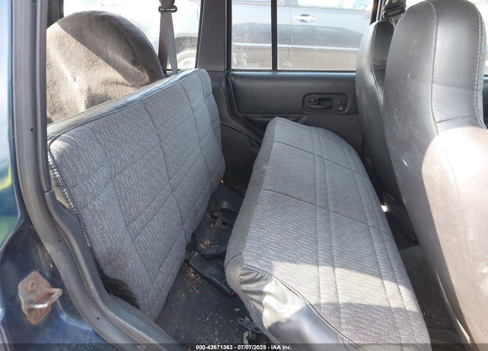 2001 JEEP CHEROKEE SPORT VIN: 1J4FF48S91L513926
