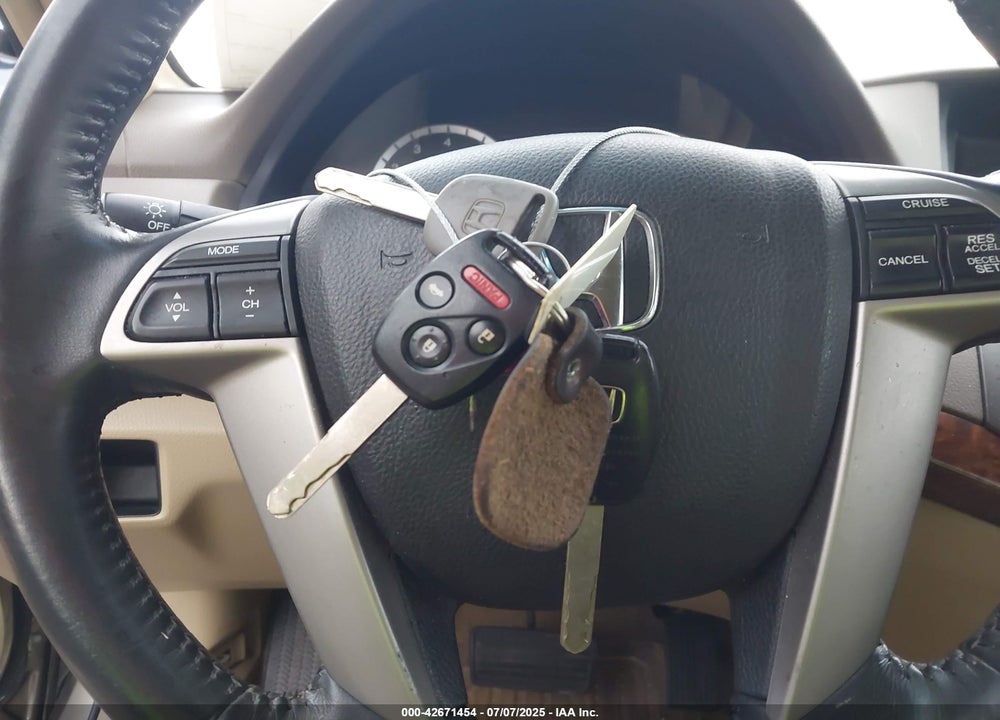 2008 HONDA ACCORD VIN: JHMCP268X8C010707