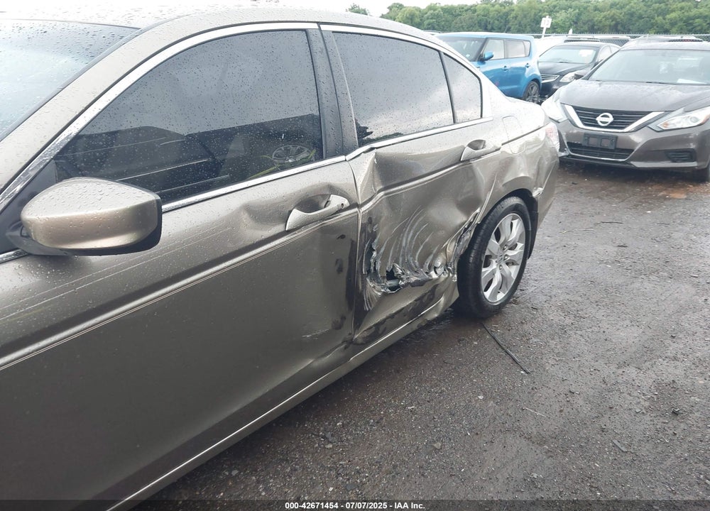 2008 HONDA ACCORD VIN: JHMCP268X8C010707