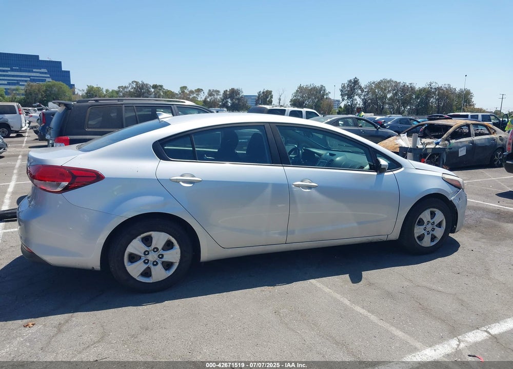 2017 KIA FORTE LX VIN: 3KPFK4A72HE015447