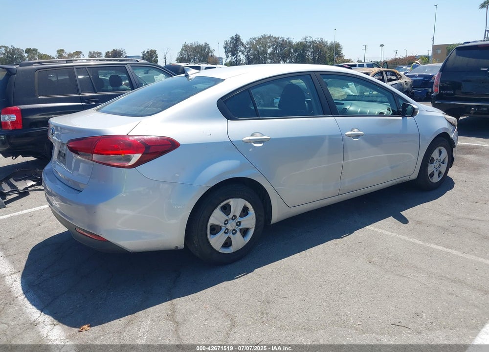 2017 KIA FORTE LX VIN: 3KPFK4A72HE015447