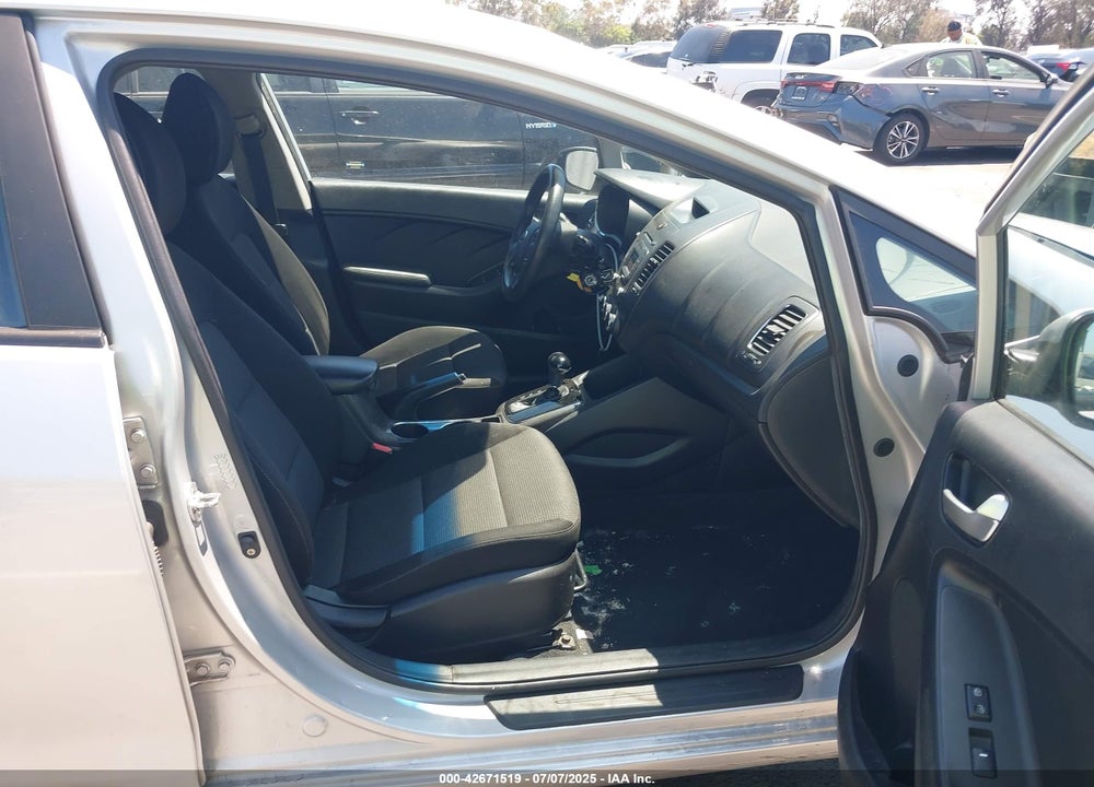 2017 KIA FORTE LX VIN: 3KPFK4A72HE015447