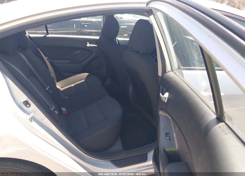 2017 KIA FORTE LX VIN: 3KPFK4A72HE015447