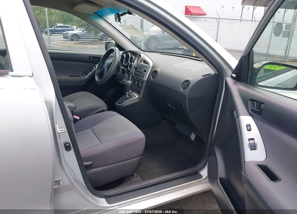2005 TOYOTA MATRIX VIN: 2T1KR32E35C508081