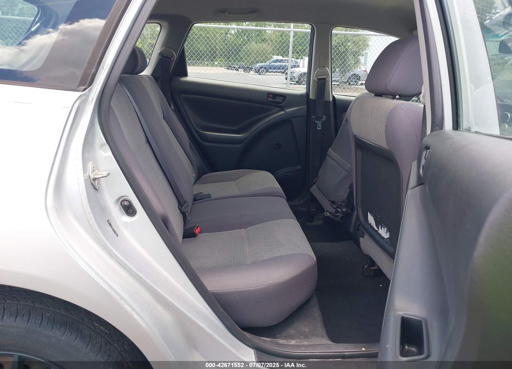 2005 TOYOTA MATRIX VIN: 2T1KR32E35C508081