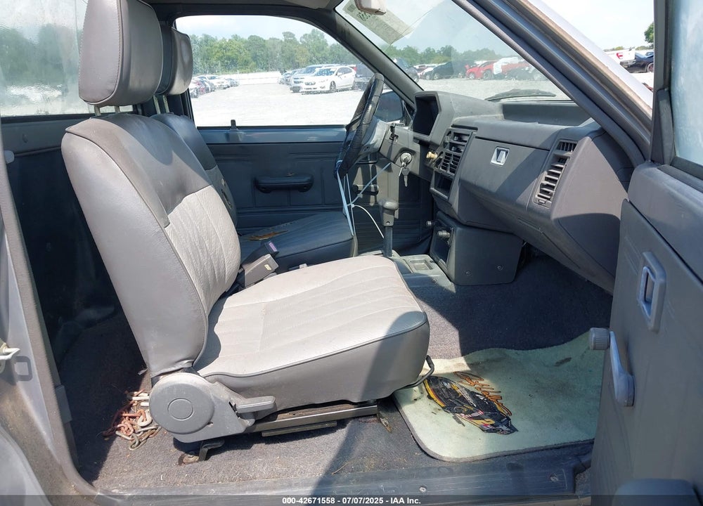 1992 MAZDA B2200 SHORT BED VIN: JM2UF1138N0277433