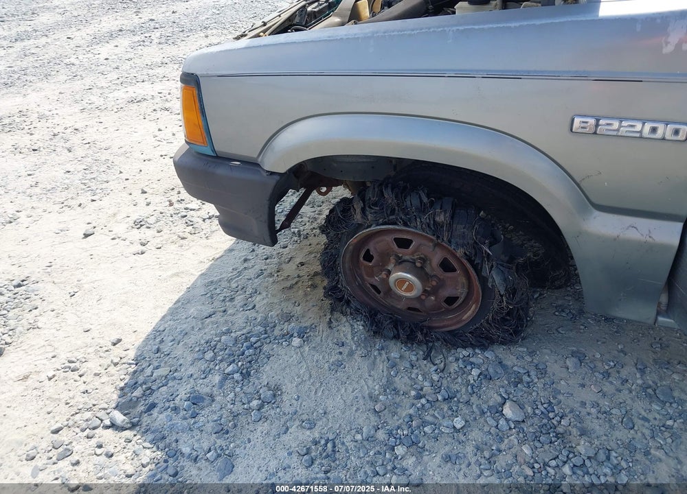 1992 MAZDA B2200 SHORT BED VIN: JM2UF1138N0277433