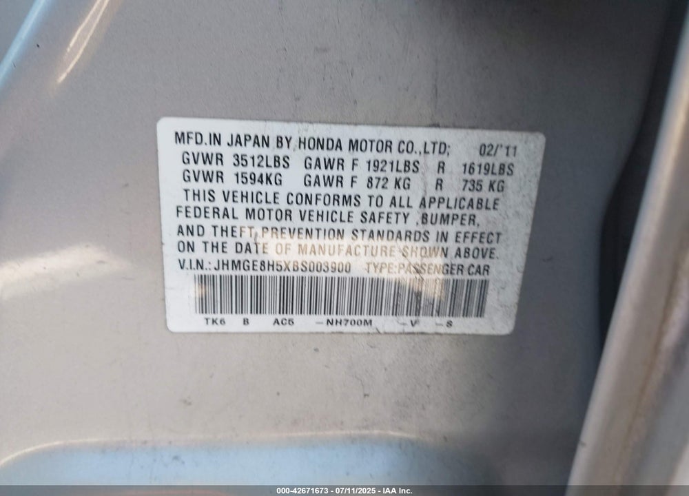 2011 HONDA FIT VIN: JHMGE8H5XBS003900