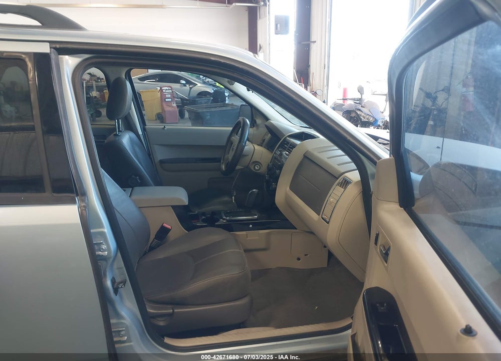 2008 MAZDA TRIBUTE VIN: 4F2CZ02Z18KM11213