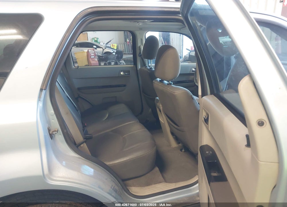 2008 MAZDA TRIBUTE VIN: 4F2CZ02Z18KM11213