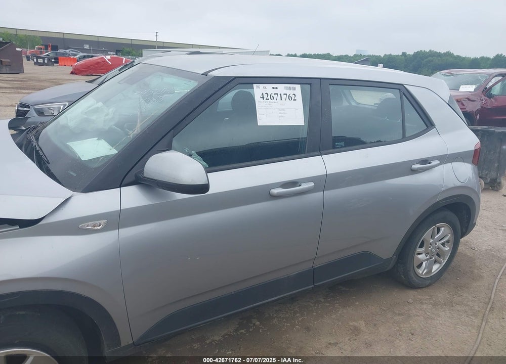2022 HYUNDAI VENUE VIN: KMHRB8A34NU153887