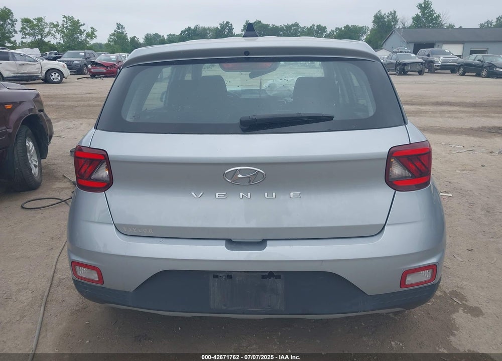 2022 HYUNDAI VENUE VIN: KMHRB8A34NU153887