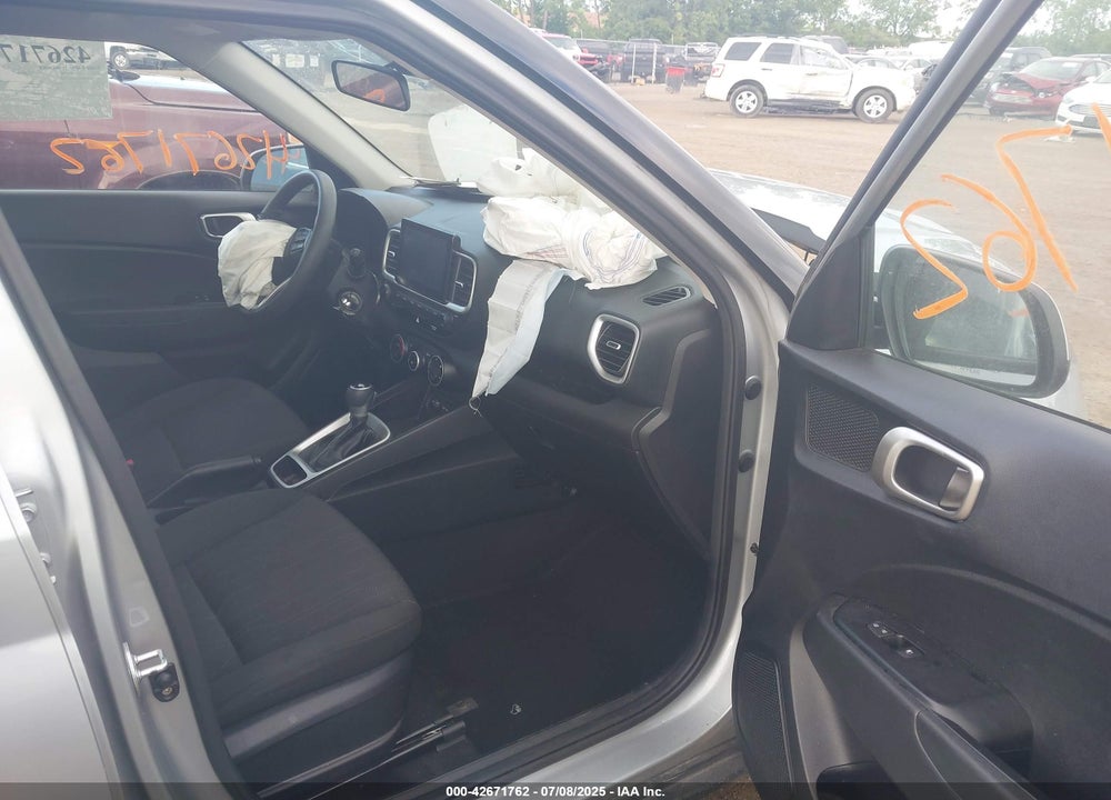 2022 HYUNDAI VENUE VIN: KMHRB8A34NU153887