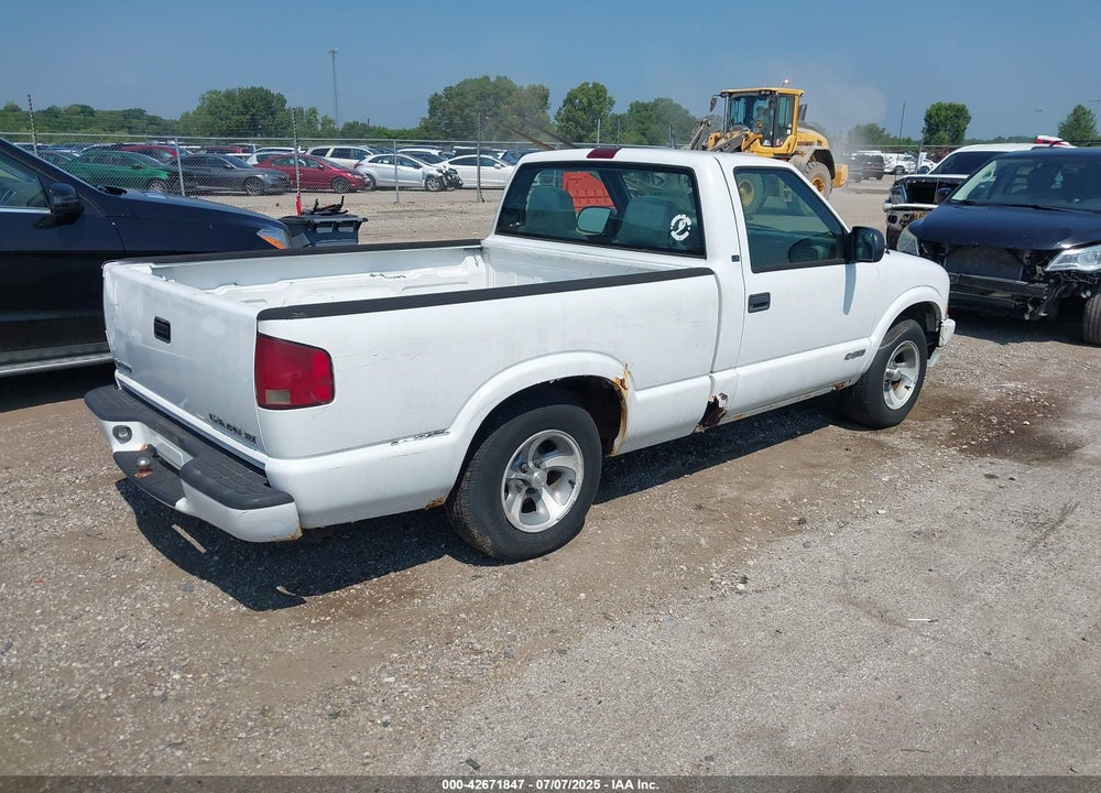 1999 CHEVROLET S-10 LS VIN: 1GCCS14X3XK240212