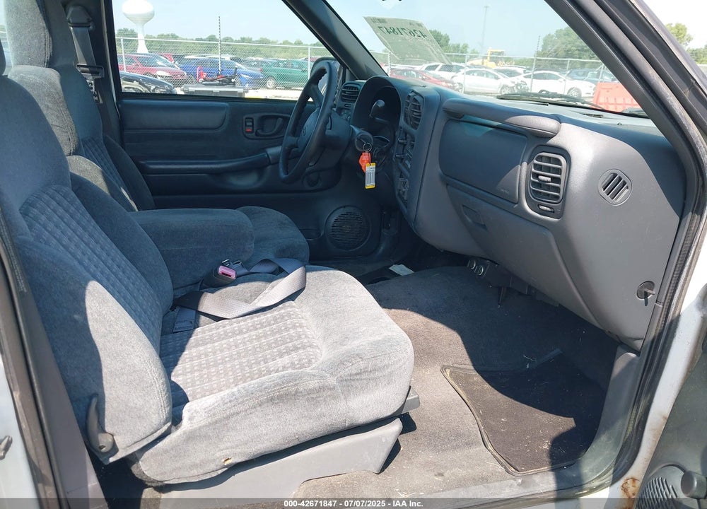 1999 CHEVROLET S-10 LS VIN: 1GCCS14X3XK240212