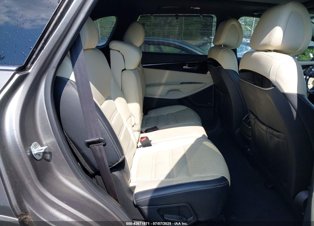 2016 KIA SORENTO VIN: 5XYPK4A50GG100694