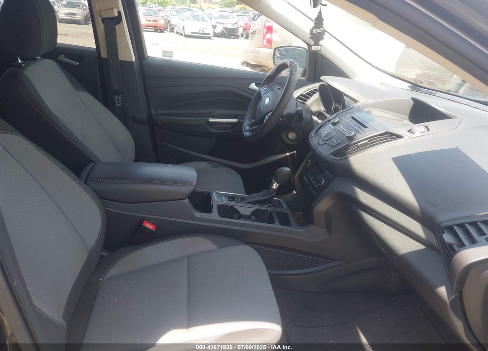 2017 FORD ESCAPE VIN: 1FMCU9GD6HUC58019