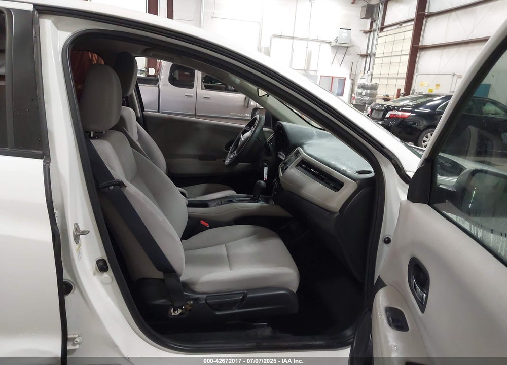 2016 HONDA HR-V VIN: 3CZRU6H33GM702554